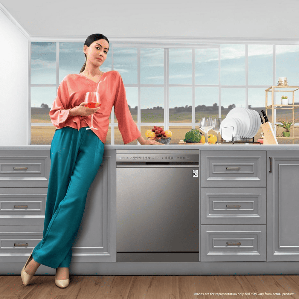 LG  14 Place Setting Free Standing Dishwasher with TrueSteam, QuadWash Easy Rack Plus (DFB424FP,Silver)